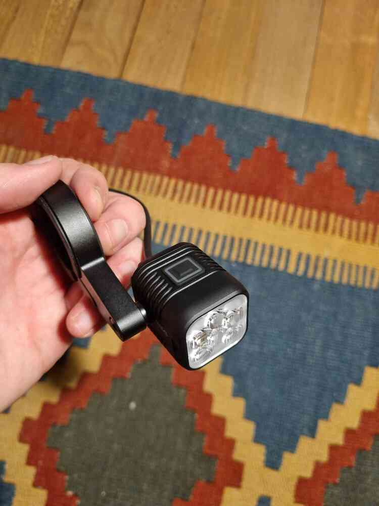 Knog Blinder E 900 arm