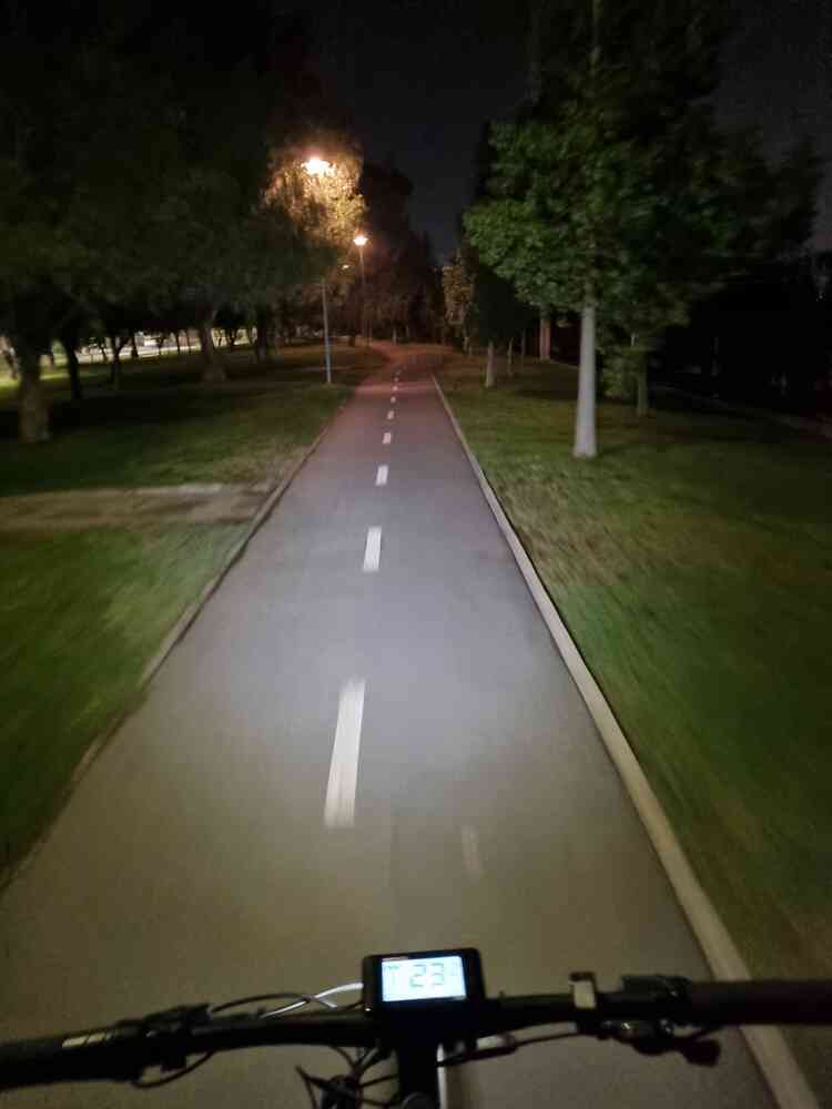 Knog Blinder E 900 beam pattern