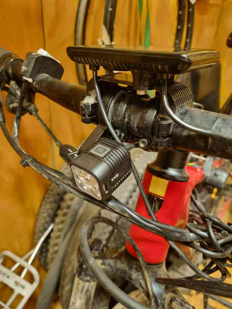 Knog Blinder E 900 installed
